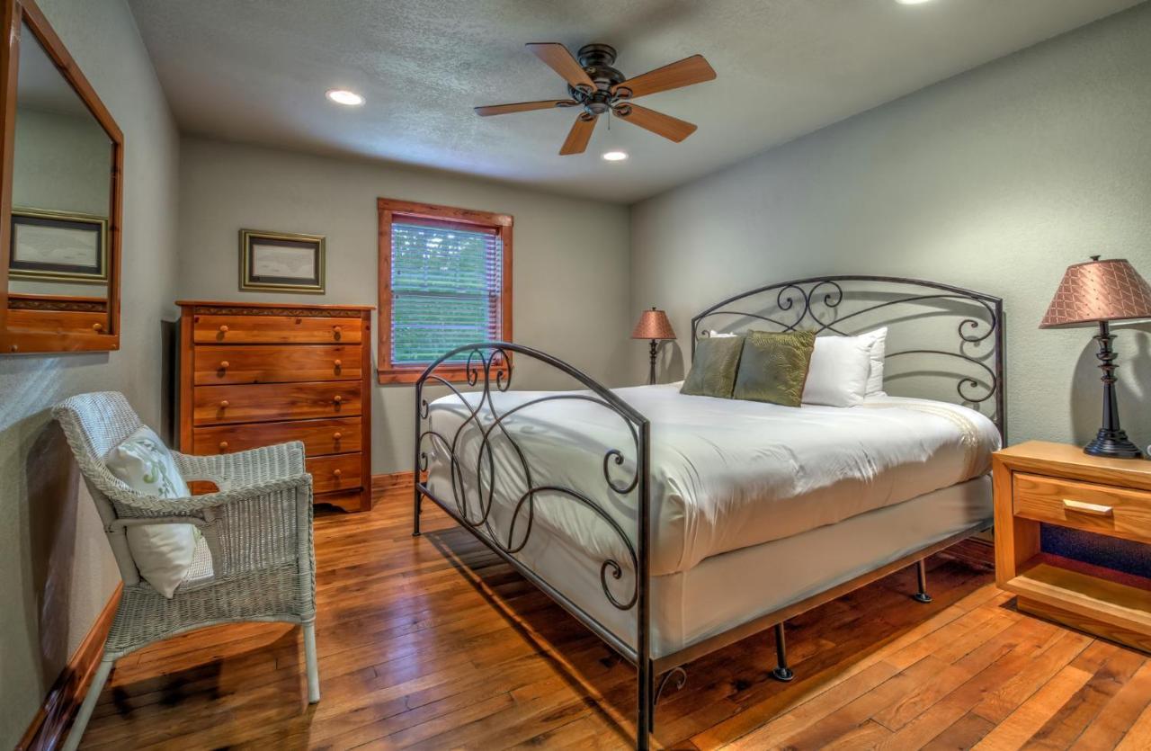Linville Falls Lodge & Cottages Екстериор снимка